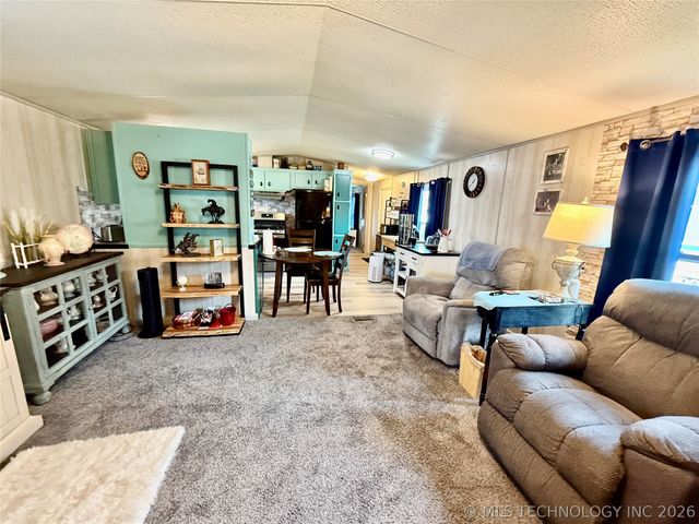 18 W Elm Drive, Salina, OK 74365