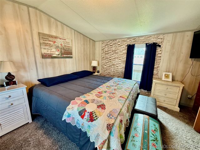 18 W Elm Drive, Salina, OK 74365