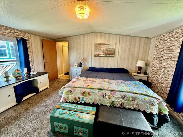 18 W Elm Drive, Salina, OK 74365