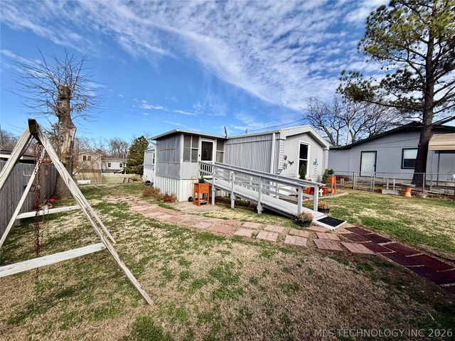 18 W Elm Drive, Salina, OK 74365