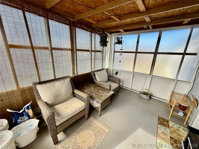 18 W Elm Drive, Salina, OK 74365