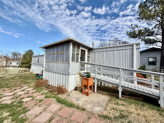 18 W Elm Drive, Salina, OK 74365