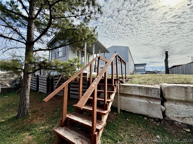 18 W Elm Drive, Salina, OK 74365