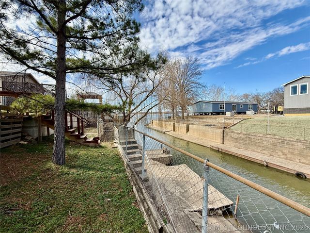 18 W Elm Drive, Salina, OK 74365