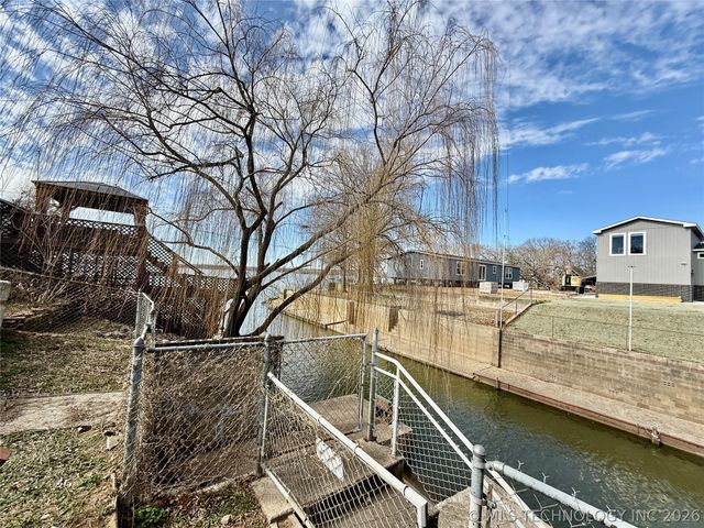 18 W Elm Drive, Salina, OK 74365