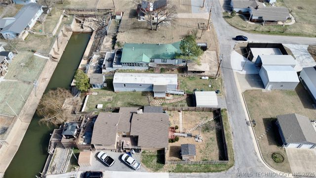 18 W Elm Drive, Salina, OK 74365