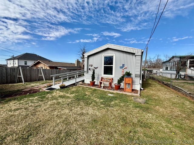 18 W Elm Drive, Salina, OK 74365