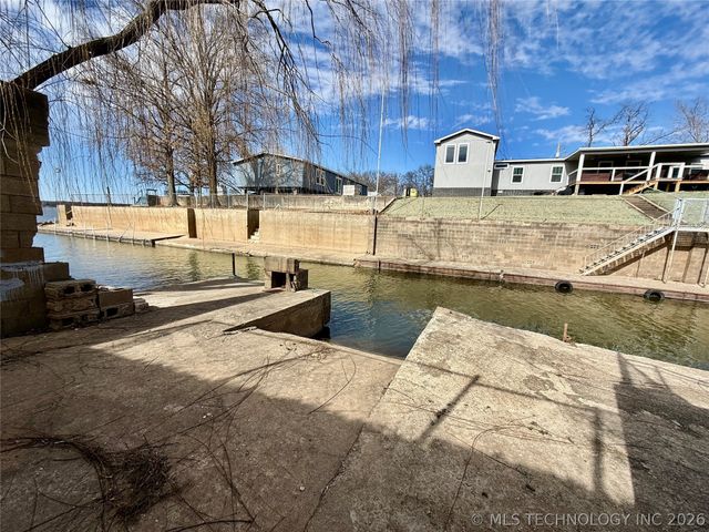 18 W Elm Drive, Salina, OK 74365