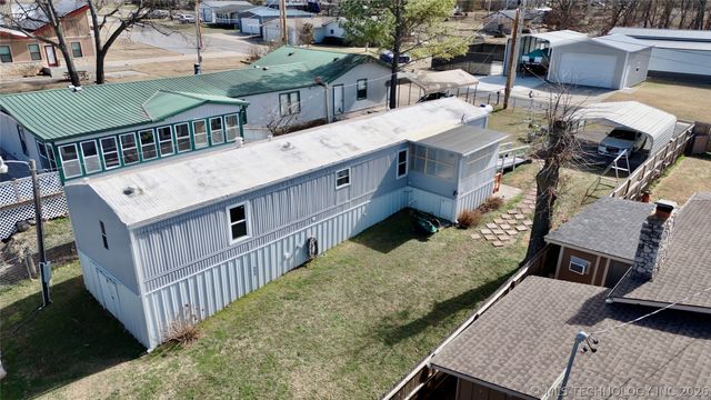 18 W Elm Drive, Salina, OK 74365