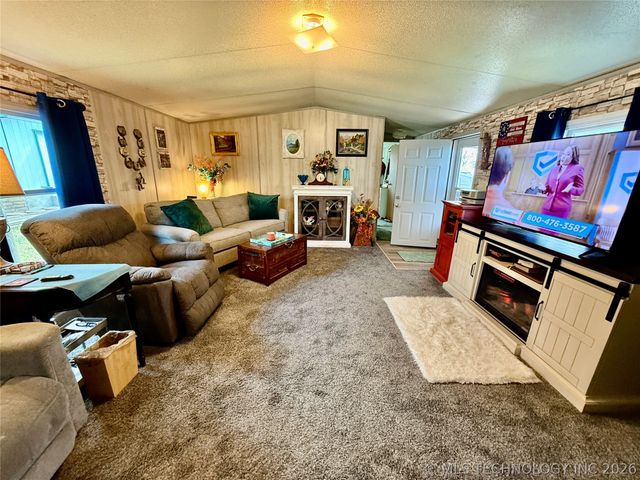 18 W Elm Drive, Salina, OK 74365