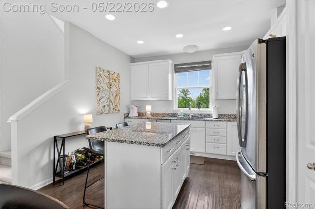238 Center Boulevard, Wixom, MI 48393