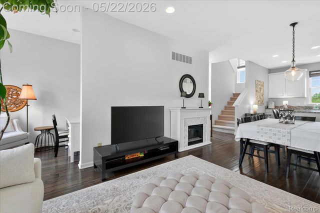 238 Center Boulevard, Wixom, MI 48393