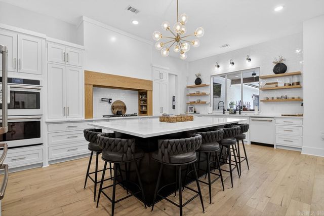 810 Caddo Drive, Benton, AR 72019