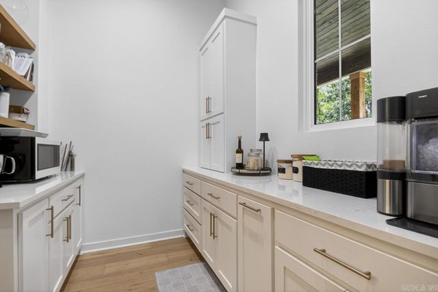 810 Caddo Drive, Benton, AR 72019
