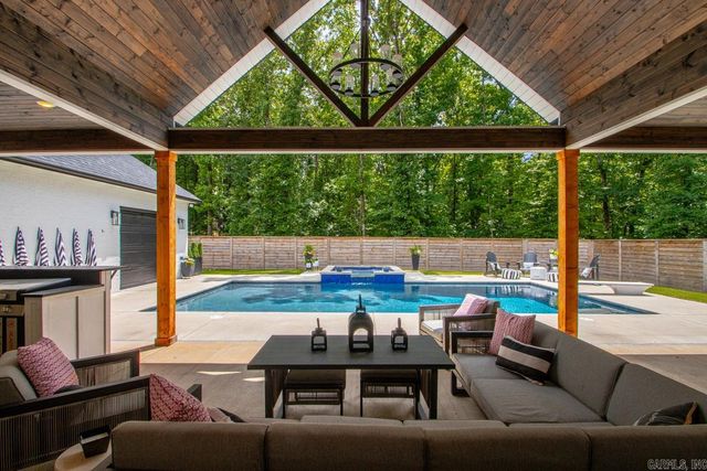 810 Caddo Drive, Benton, AR 72019