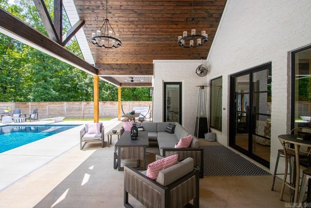 810 Caddo Drive, Benton, AR 72019