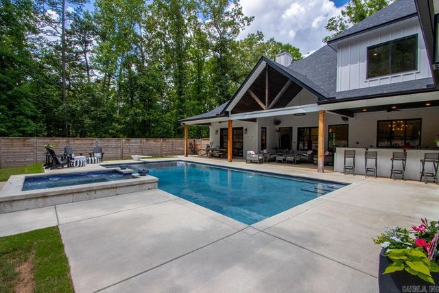 810 Caddo Drive, Benton, AR 72019