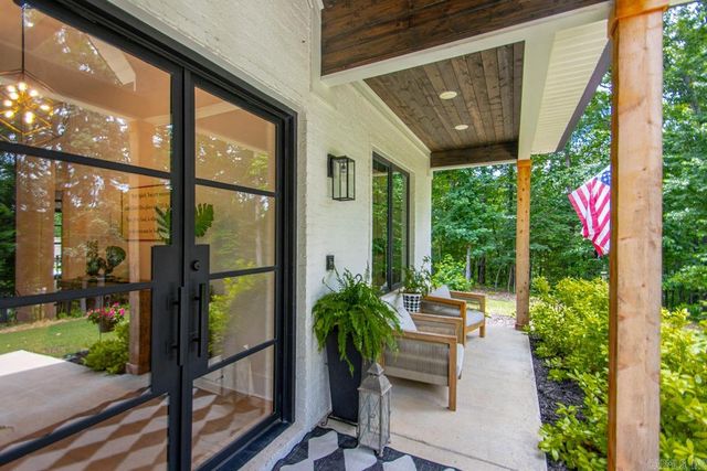 810 Caddo Drive, Benton, AR 72019