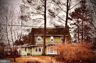 35 E ATHENS AVE, Ardmore, PA 19003