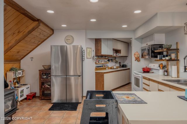 2571 Doc John Drive, Fairbanks, AK 99709