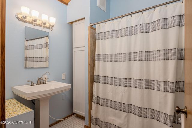 2571 Doc John Drive, Fairbanks, AK 99709