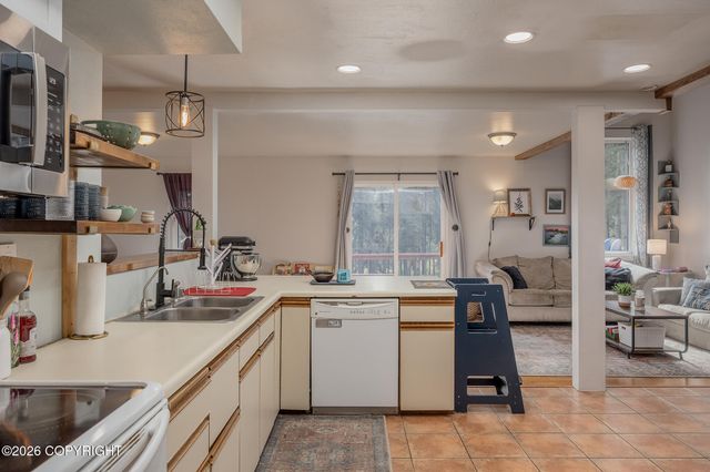 2571 Doc John Drive, Fairbanks, AK 99709