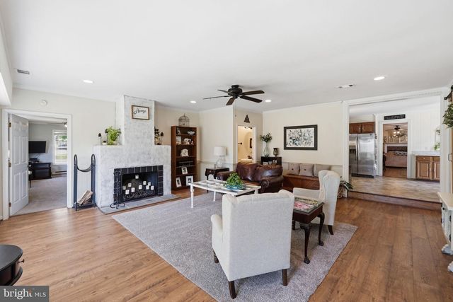 19608 GOTT ST, Poolesville, MD 20837