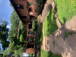1276 N And South Road N, University City, MO 63130