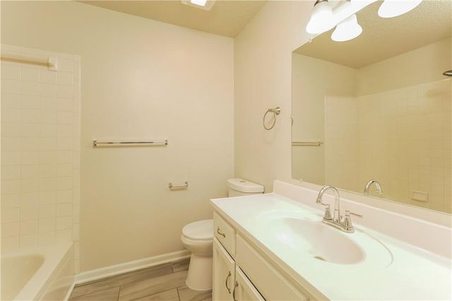 1704 W Pelham Path, Raymore, MO 64083