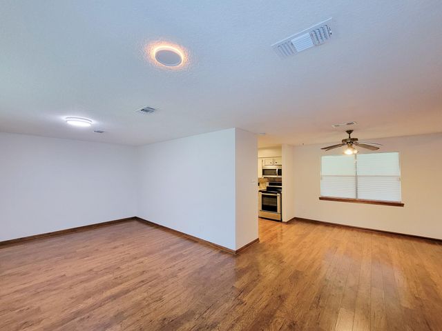 10282 Valley Drive S, Willis, TX 77318