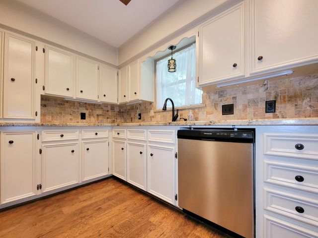 10282 Valley Drive S, Willis, TX 77318