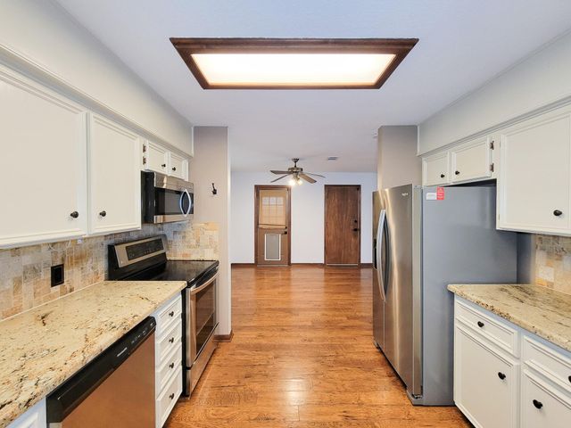 10282 Valley Drive S, Willis, TX 77318