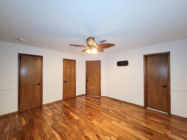 10282 Valley Drive S, Willis, TX 77318