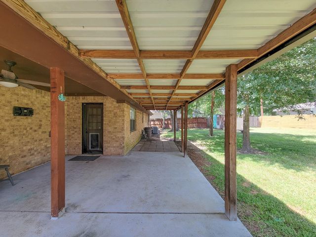 10282 Valley Drive S, Willis, TX 77318