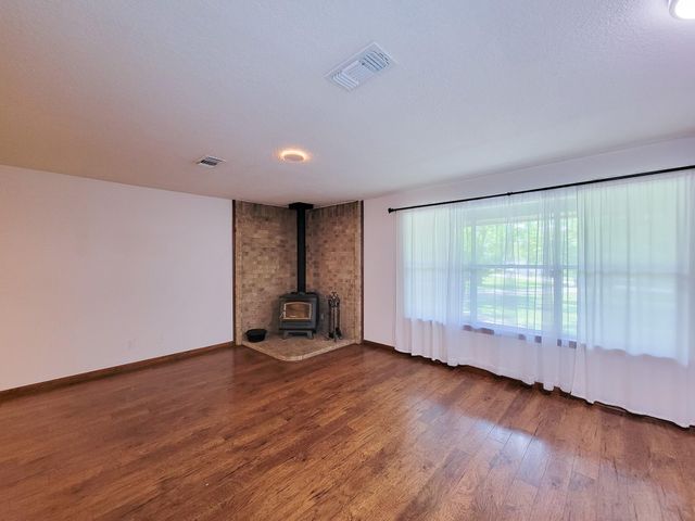 10282 Valley Drive S, Willis, TX 77318