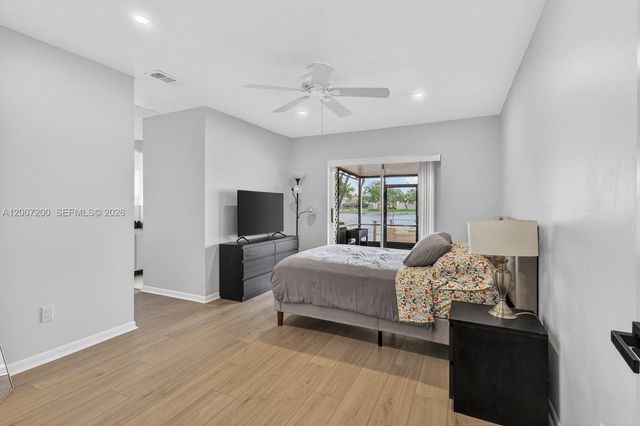 11804 NW 13th St 11804, Pembroke Pines, FL 33026