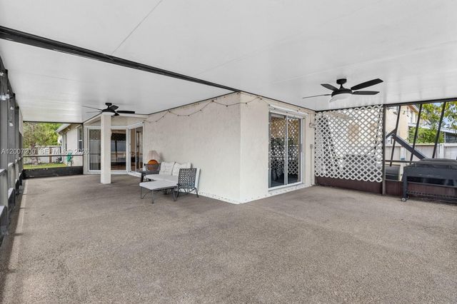 11804 NW 13th St 11804, Pembroke Pines, FL 33026