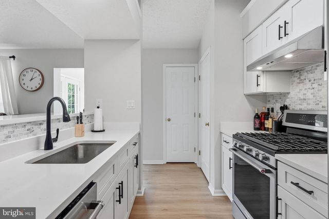 72 ELDON WAY, Marlton, NJ 08053