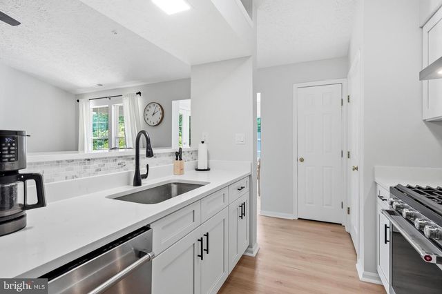 72 ELDON WAY, Marlton, NJ 08053