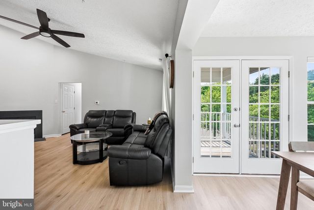 72 ELDON WAY, Marlton, NJ 08053