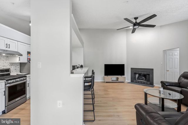 72 ELDON WAY, Marlton, NJ 08053