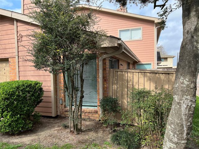 8048 Sands Point Drive A, Houston, TX 77036