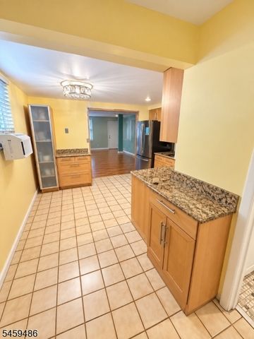 649 W Grand Ave 101, Rahway City, NJ 07065