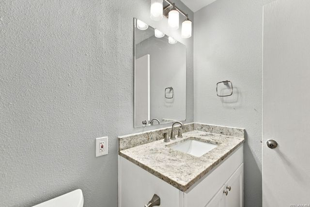 4122 RUNNING CREEK DR, San Antonio, TX 78218