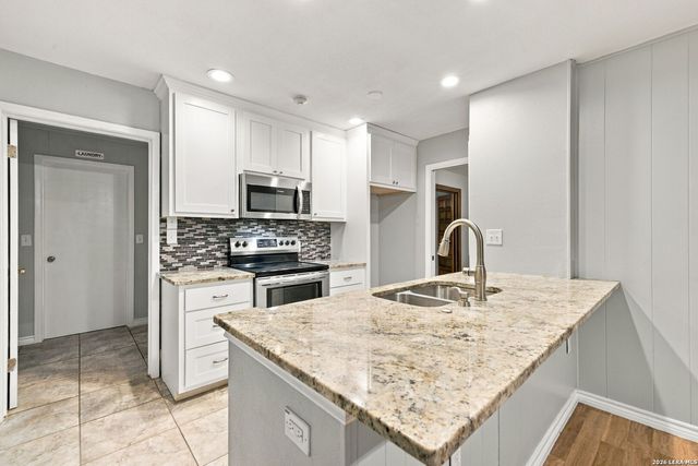 4122 RUNNING CREEK DR, San Antonio, TX 78218