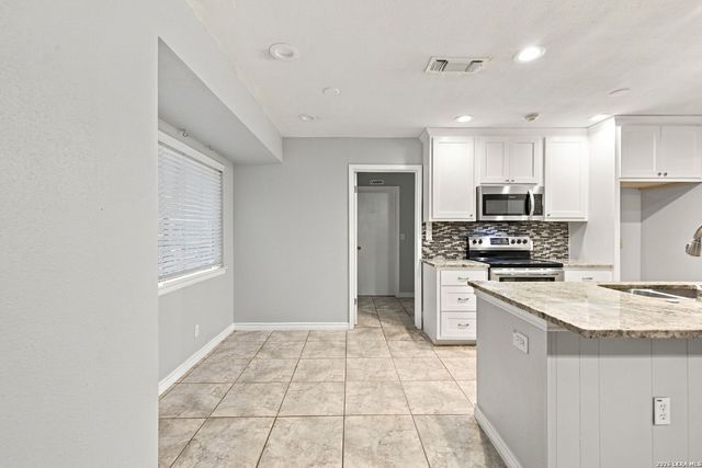 4122 RUNNING CREEK DR, San Antonio, TX 78218