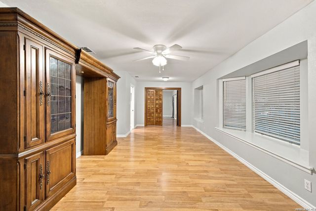 4122 RUNNING CREEK DR, San Antonio, TX 78218