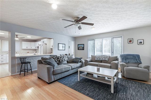 17 Fields DR, Hampton, VA 23664