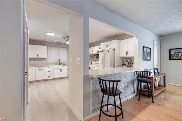 17 Fields DR, Hampton, VA 23664