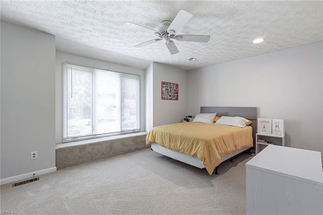 17 Fields DR, Hampton, VA 23664